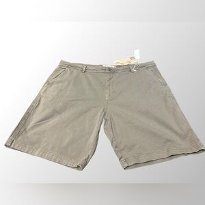 NWT American Thread size 42 men’s light grey shorts